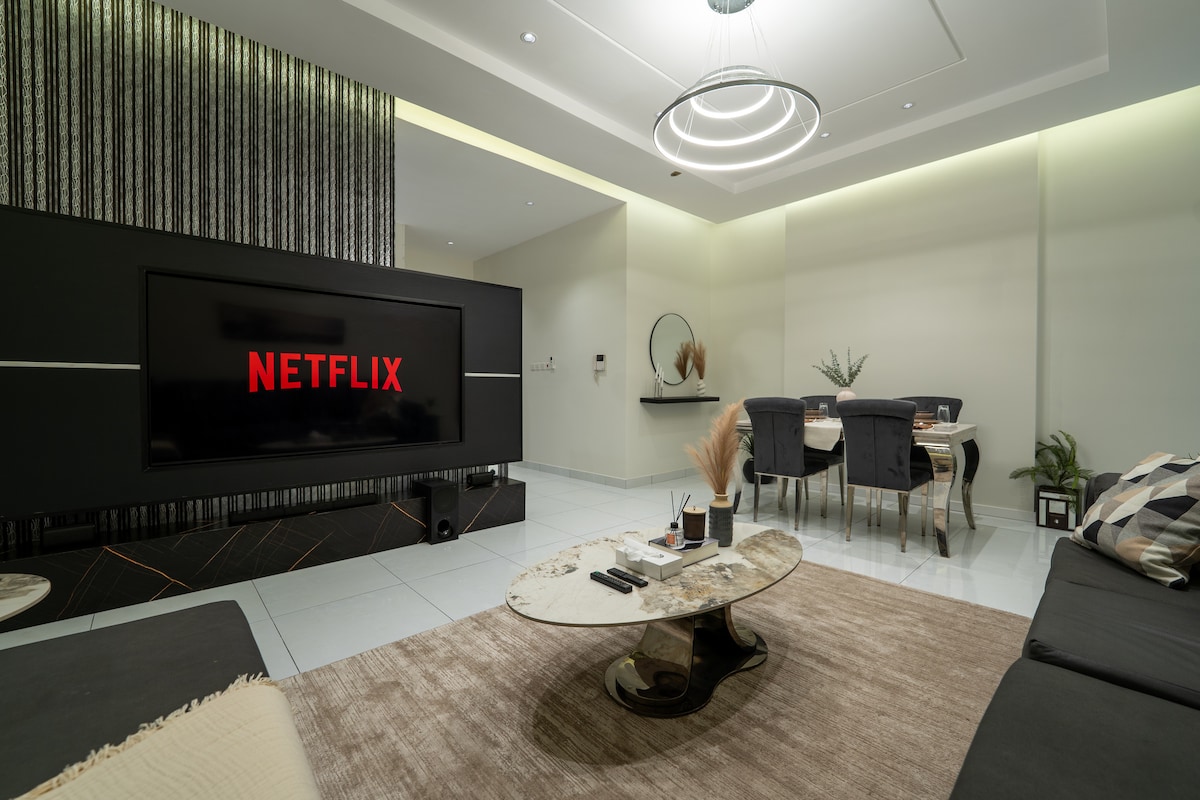 Modern 2BR Apartment with Kids Room