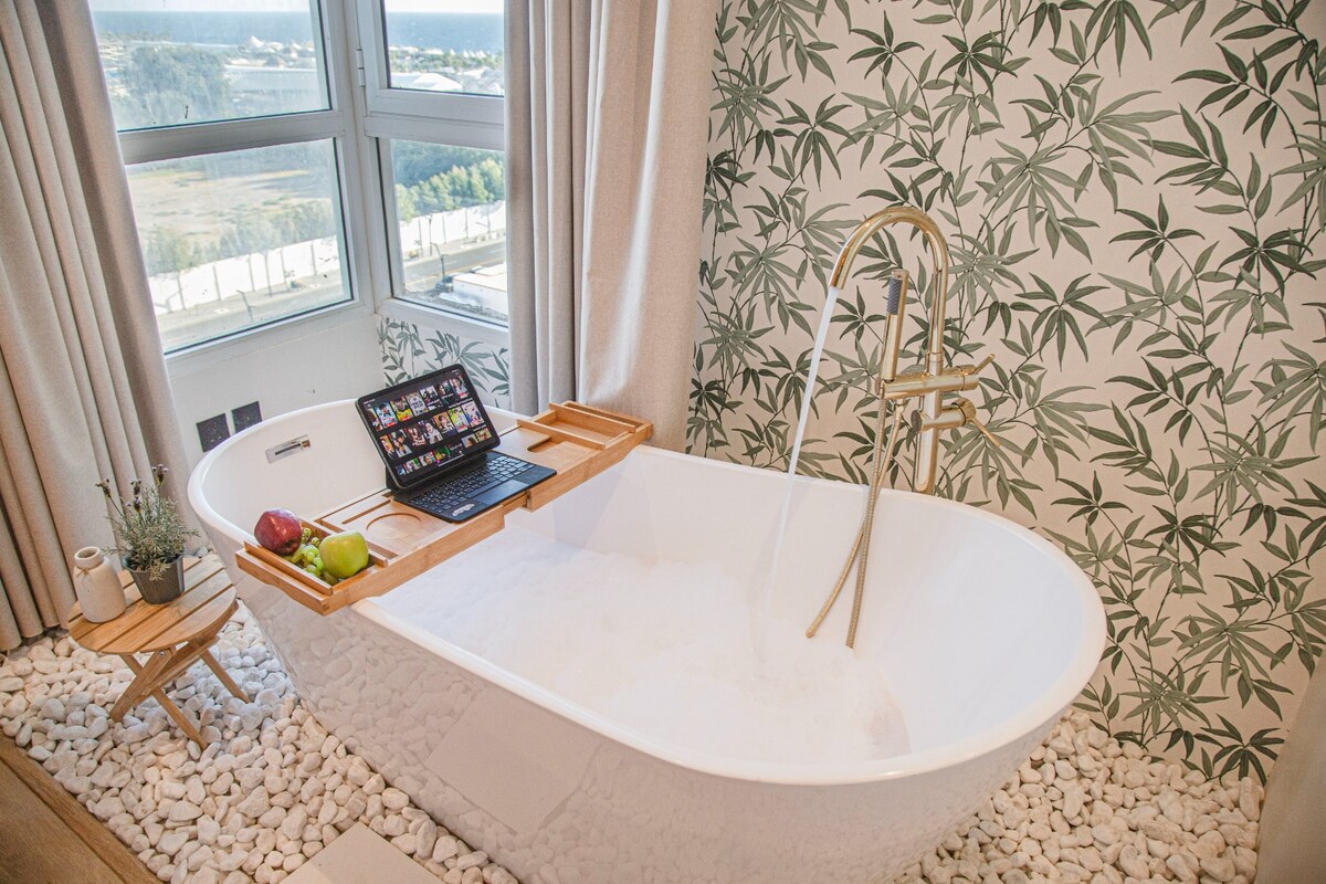 Bathtub w/ Sea & F1 Track View - JH Farm House
